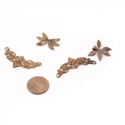 Lot (4) Czech Vintage Art Deco flower scroll metal pin brooch stampings