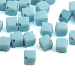 Lot (30) Austrian D.S vintage pale blue cube faceted glass beads 10mm