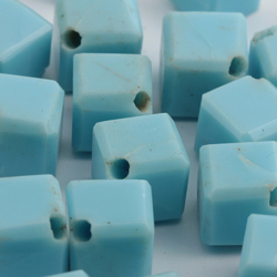 Lot (30) Austrian D.S vintage pale blue cube faceted glass beads 10mm