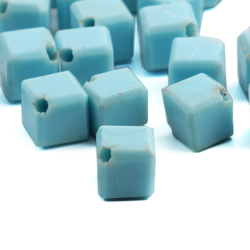 Lot (30) Austrian D.S vintage pale blue cube faceted glass beads 10mm