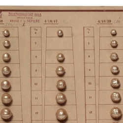 Czech vintage sample card (49) metallic pearl glass beads