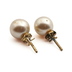 Vintage Czech pearl round glass ball bead stud earrings 10mm