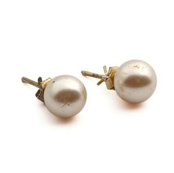 Vintage Czech pearl round glass ball bead stud earrings 10mm