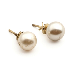 Vintage Czech pearl round glass ball bead stud earrings 10mm