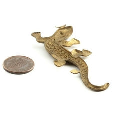 Vintage press stamped gold tone metal lizard pin brooch finding