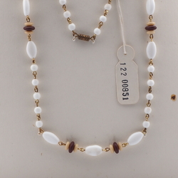 Vintage Czech gold tone wired necklace white beige black glass beads 27"