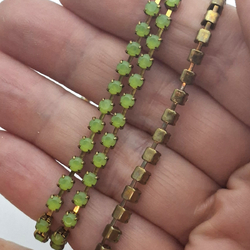 Opaline Green MC Chaton Rhinestone raw brass cup chain Preciosa SS 14, 3.9 meter