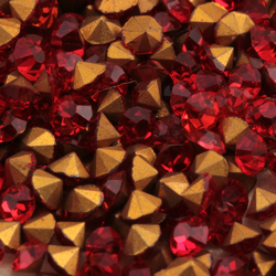 Lot (325) Czech antique foiled ruby red round glass rhinestones 2.5mm