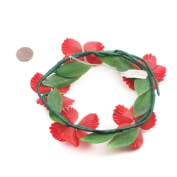 Vintage Art Deco Czech lampwork glass bead red Dianthus flowers and green leaves wreath ornament
