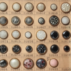 1907 Sample card (127) Czech antique glass buttons