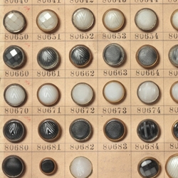 1907 Sample card (127) Czech antique glass buttons