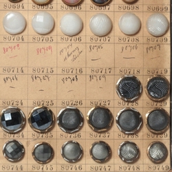 1907 Sample card (127) Czech antique glass buttons