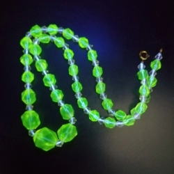 Vintage Czech Art Deco necklace rare Uranium faceted glass beads