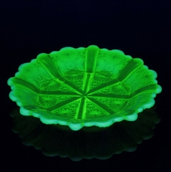 Antique Czech 19th Century uranium bicolor floral glass plate 16cm