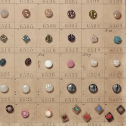 1906 Sample card (152) Czech antique dimi small glass buttons