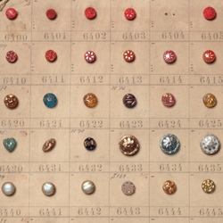 1906 Sample card (152) Czech antique dimi small glass buttons