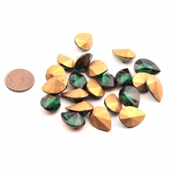 Lot (22) 18x13mm Czech vintage foiled teardrop off centre faceted green glass rhinestones