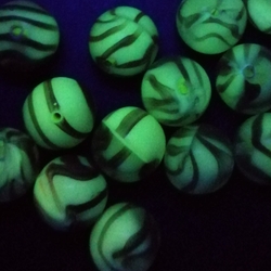 Lot (14) Czech antique red Uranium marble round glass beads 17mm 
