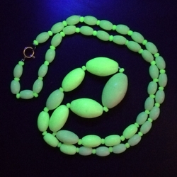 Vintage Czech necklace uranium white gradual oval glass beads