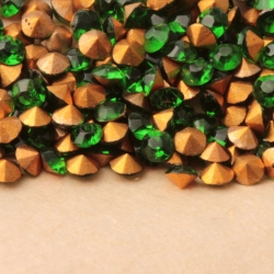 Lot (300) ss8 Czech antique Emerald green glass rhinestones