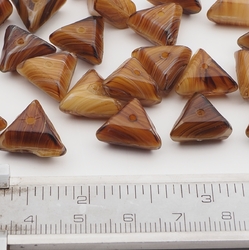 Lot (29) caramel stripe triangle glass beads 14mm vintage Czech