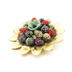 Vintage Czech glass bead berry and flower gold tone pin brooch