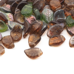 Lot (135) Czech lustre green leaf pendant glass beads 14mm