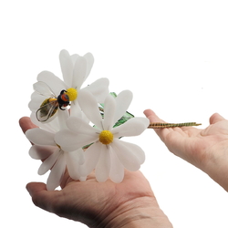 Czech lampwork glass bead white daisy flowers bee stem ornament