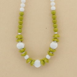 Vintage Czech necklace green white round flower glass beads 