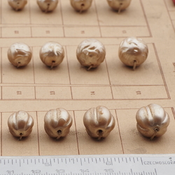 Czech vintage sample card (49) metallic pearl glass beads