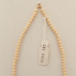 Vintage Czech necklace beige feather marble lampwork glass beads 