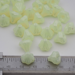 Flower Bells Uranium drop glass beads 9 mm lot of 30
