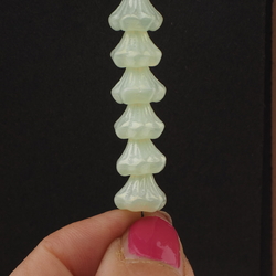 Flower Bells Uranium drop glass beads 9 mm lot of 30