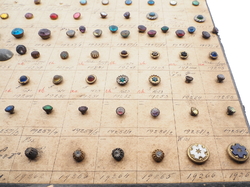 Sample card (132) Czech antique glass buttons saphiret rainbow rhinestone