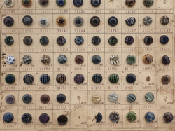 1919 Sample card (123) Czech antique glass buttons rosette shank
