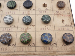 1919 Sample card (123) Czech antique glass buttons rosette shank