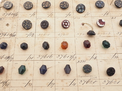 Sample card (127) Czech antique glass buttons 