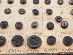 Sample card (127) Czech antique glass buttons 