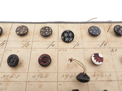 Sample card (127) Czech antique glass buttons 
