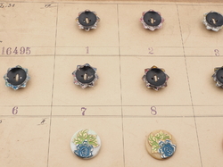 1928 Sample card (40) Czech antique glass buttons geometric floral Deco