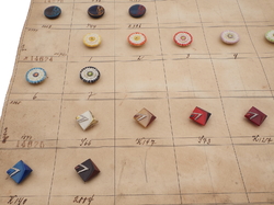 1936 Sample card (39) Czech antique glass buttons geometric floral Deco