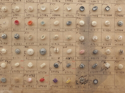 1915 Sample card (142) Czech antique glass buttons hand painted pearl dimi