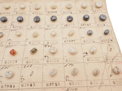 1915 Sample card (142) Czech antique glass buttons hand painted pearl dimi