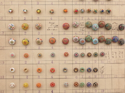 1926 Sample card (152) Czech antique glass buttons hand painted gold gilt
