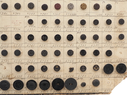 Sample card (118) Czech antique glass buttons
