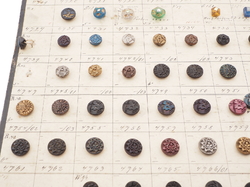 Sample card (118) Czech antique glass buttons