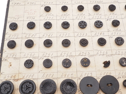 Sample card (118) Czech antique glass buttons