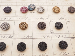 Sample card (118) Czech antique glass buttons