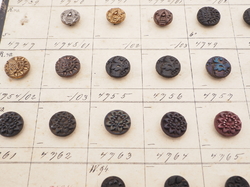 Sample card (118) Czech antique glass buttons