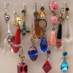 Lot (18) vintage Czech glass rhinestone cabochon bead single dangle earrings